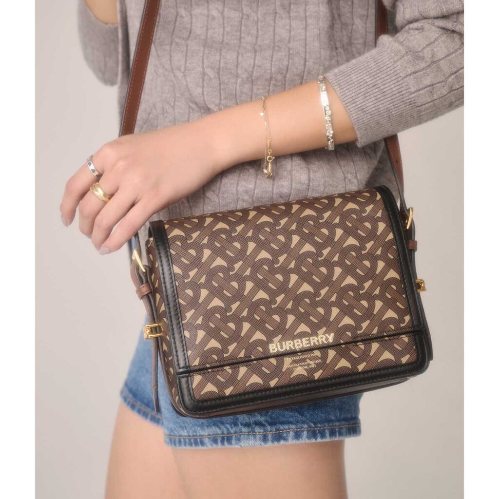 トラッドデザインのバッグ