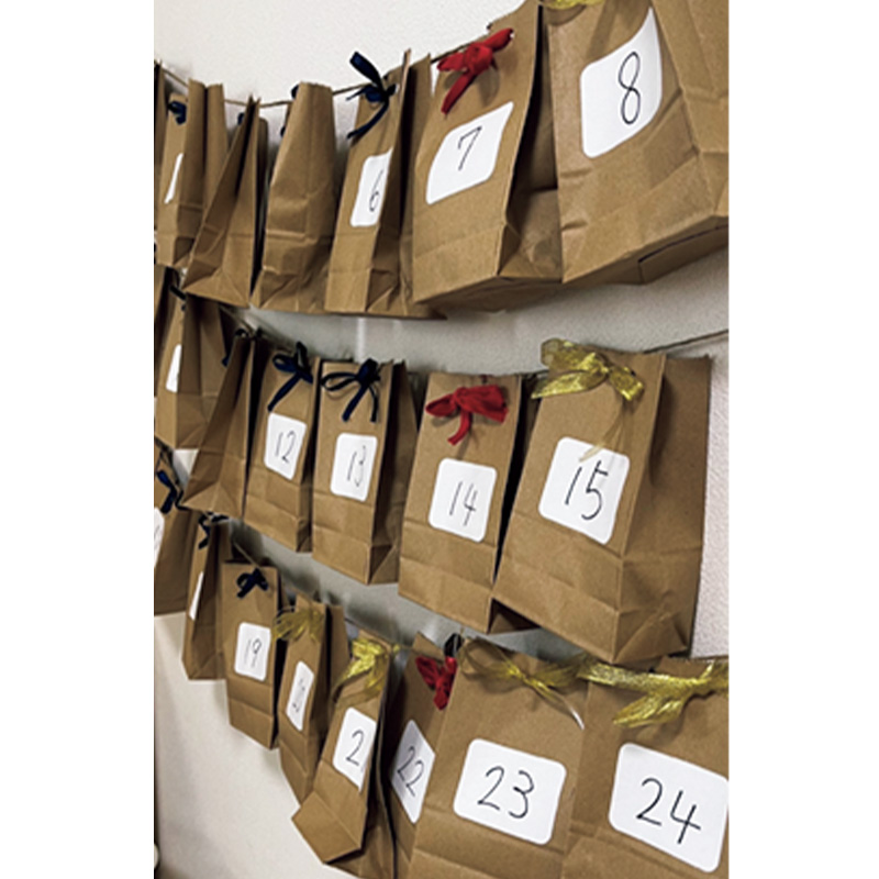 100均アイテムでアドベントカレンダーを制作