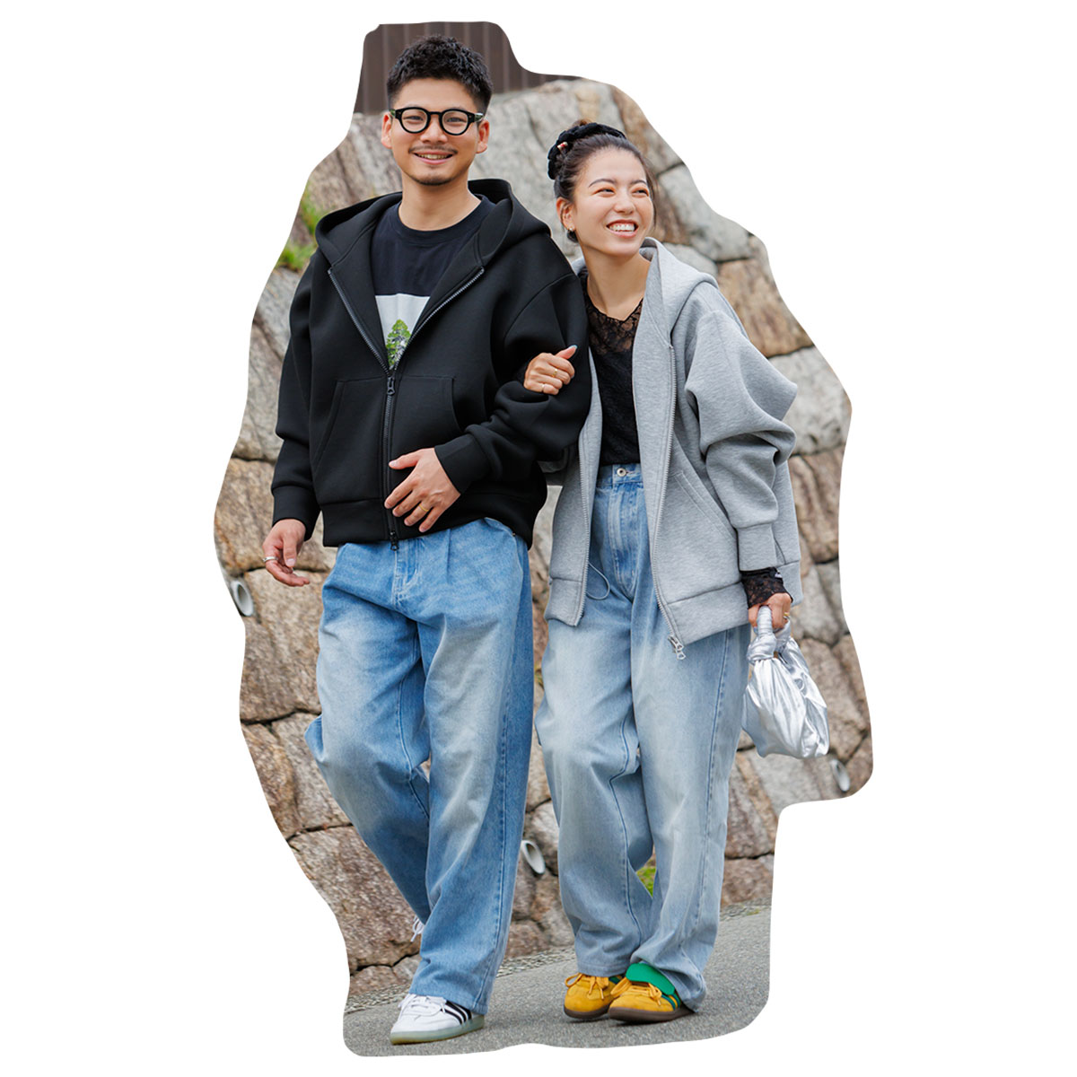 フーディーとデニムのカジュアルリンクコーデ