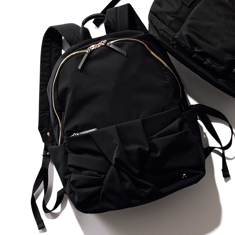 ランバンオンブルーの黒リュック