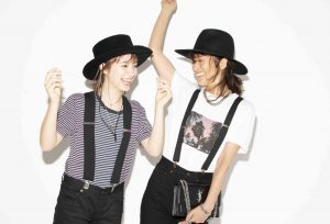 サンローラン saint　laurent　Tシャツ　カットソー　デニム ローファー　バッグ　ボーダー　フォトT プリント ネックレス クリスウェブ佳子 kris　webb　yoshiko