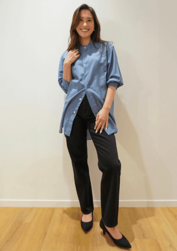 ユニクロユーの新作カラーロングシャツとストレートデニムパンツ