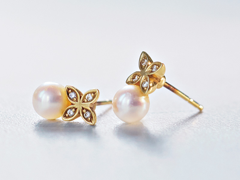 ミキモトのダイヤ付きパールピアス