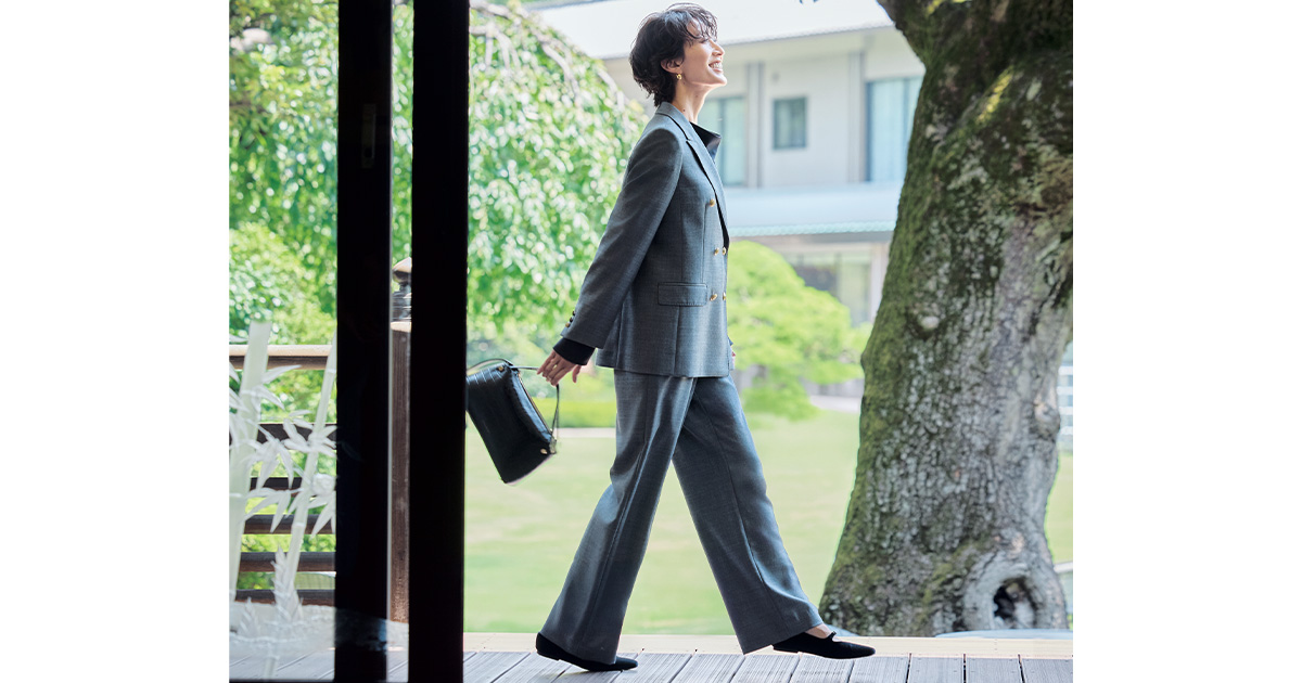 アナイのグレーのパンツセットアップの七五三コーデ