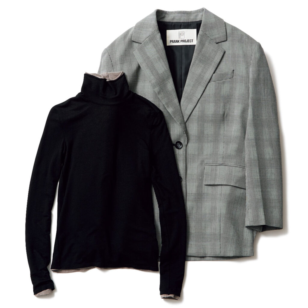 黒タートルとチェック柄ジャケット