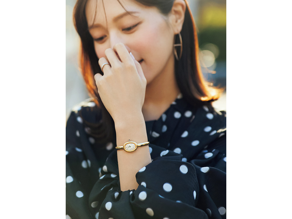 楫真梨子さんのカルティエのベニュワールウォッチ