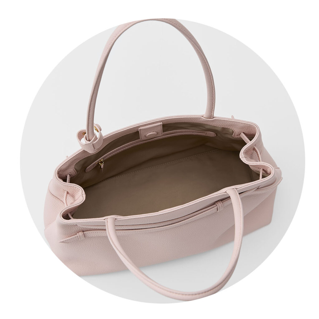 クロスベルトデザインのバッグ