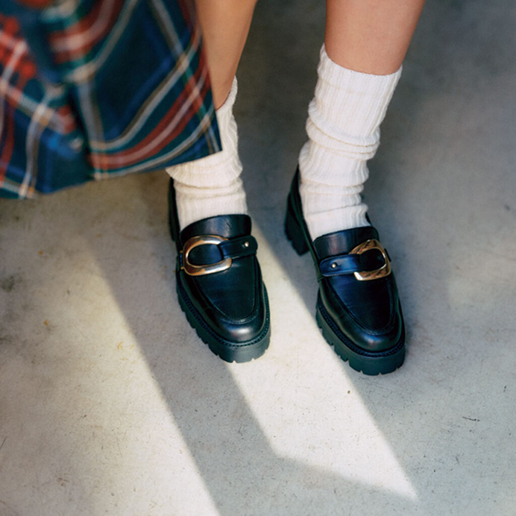 白ソックスにローファー