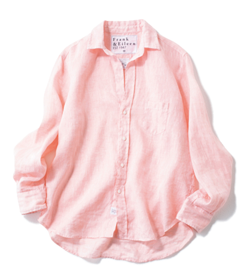 カラーシャツ 今季も注目のピンクをシャツで。リネン素材で着心地の良さも。￥34,100（フランク&アイリーン／サザビーリーグ）