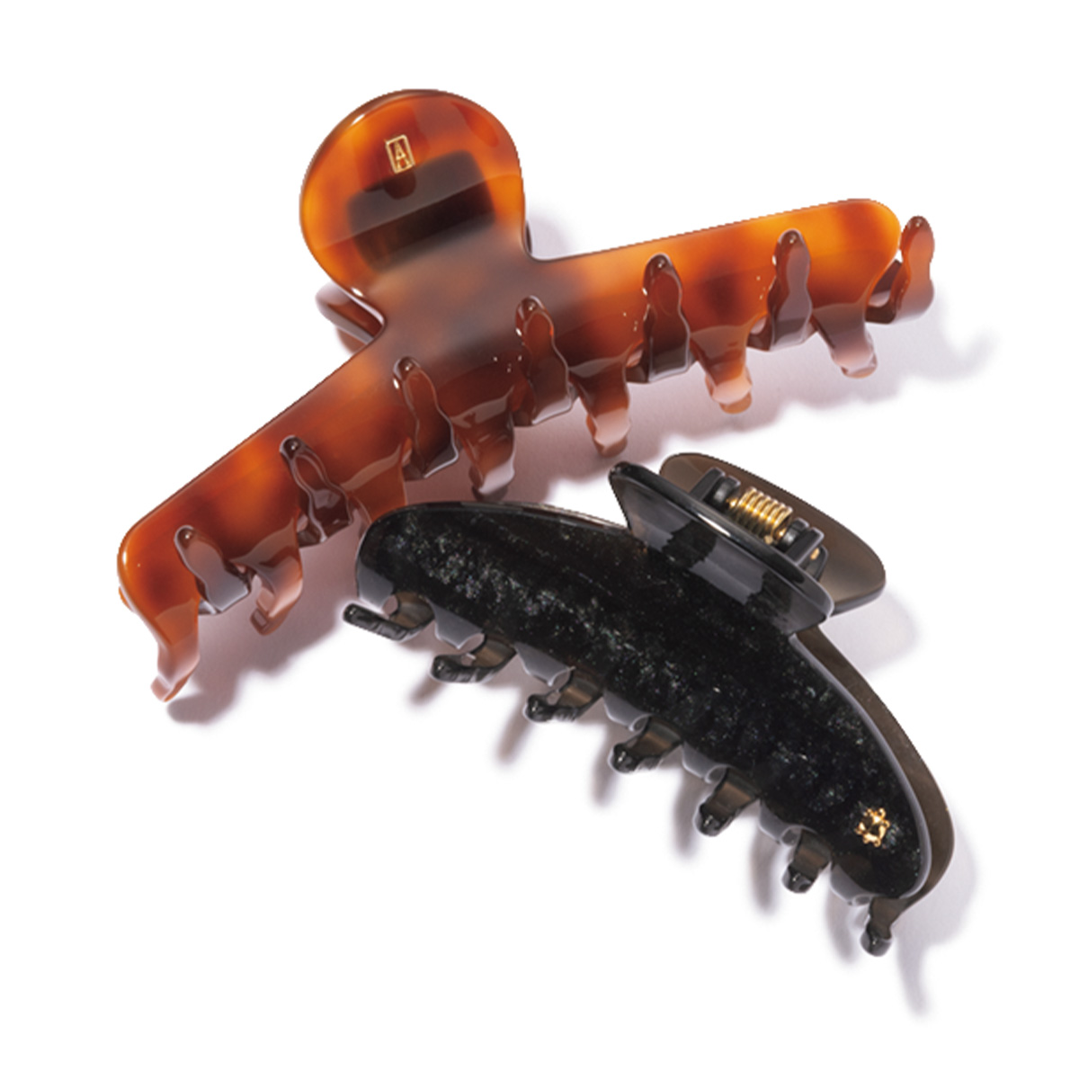 アレクサンドルドゥパリのヘアクリップとTurtle Storyのヘアクリップ