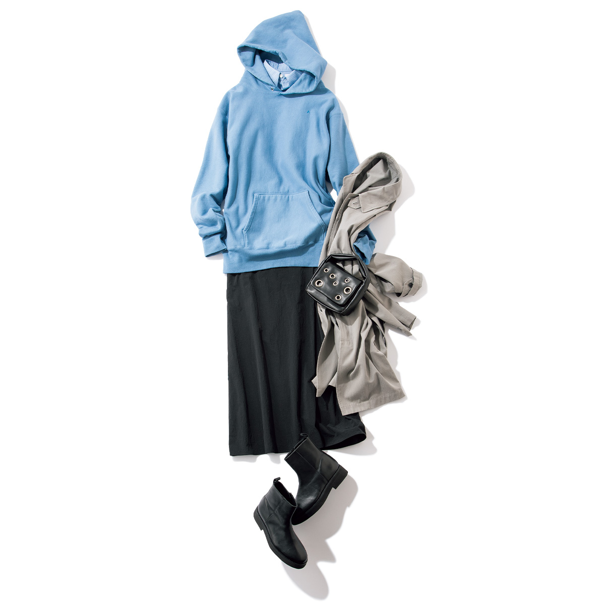 大きめフーディにジャストサイズのスカートのコーデ