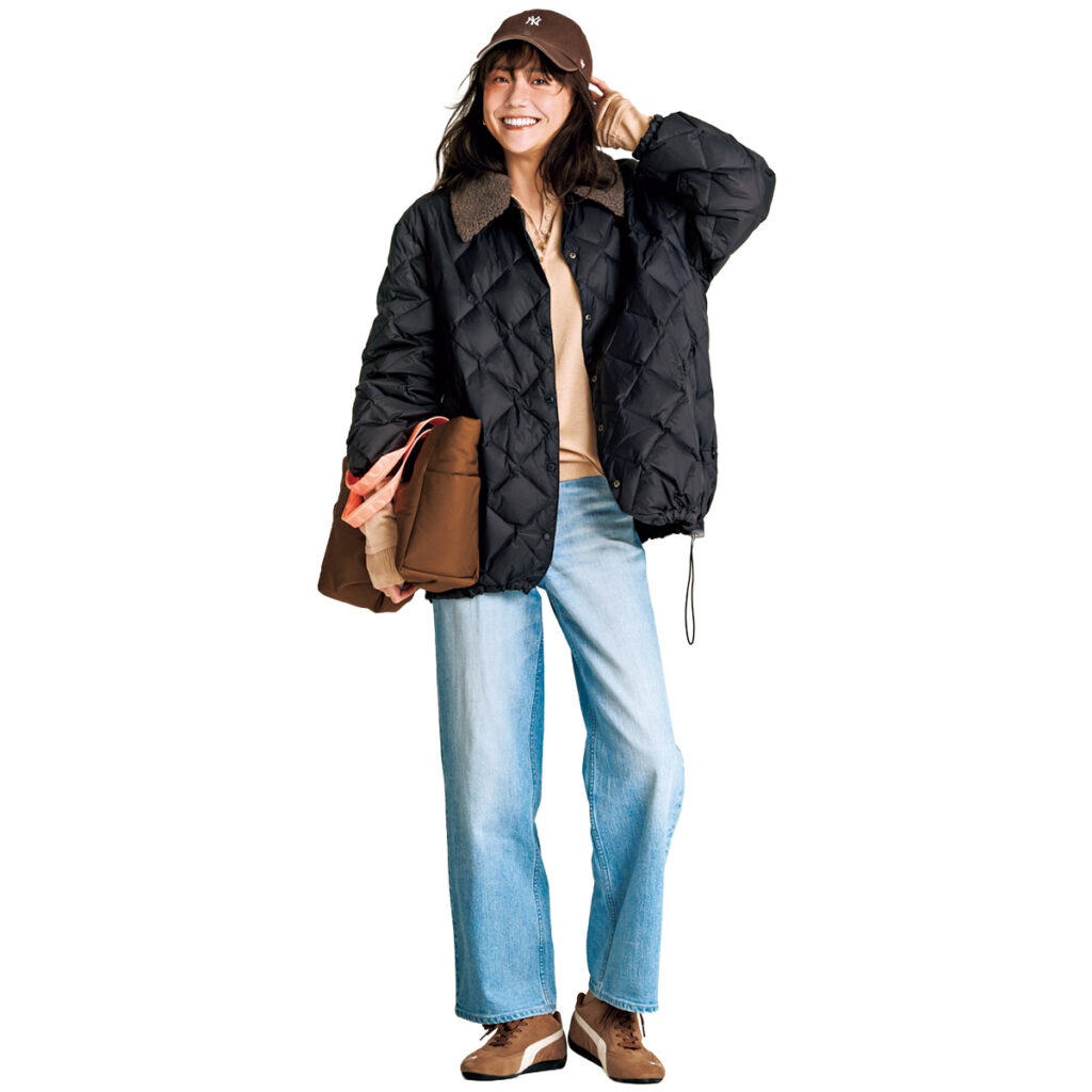 ボア衿×キルトステッチのダウンとデニムのコーデ