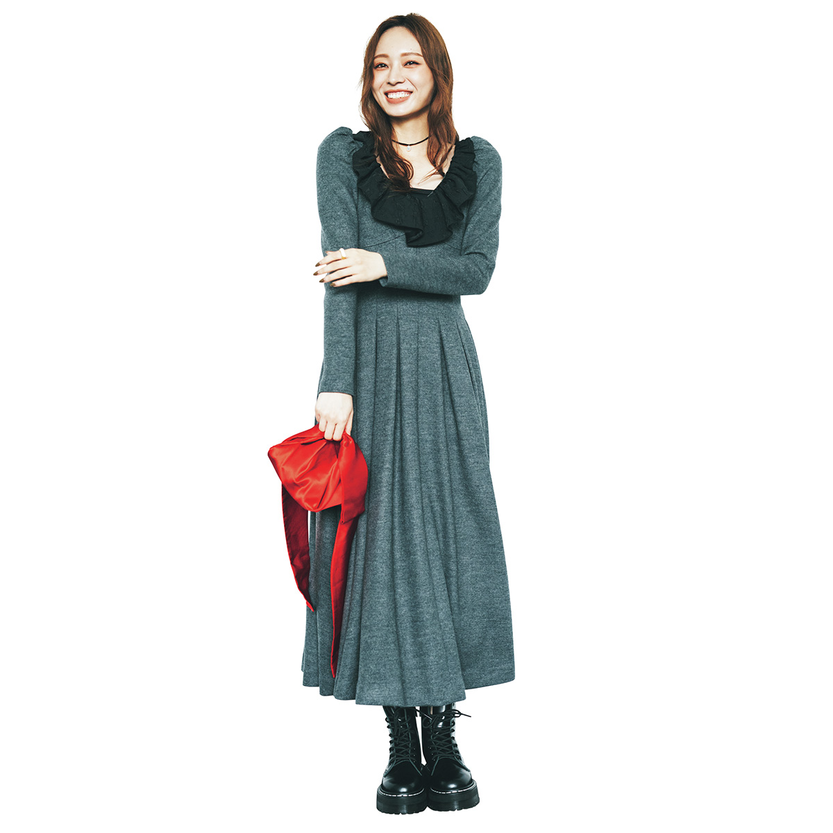 フリルトップスとロングスカートのグレーワントーンコーデ