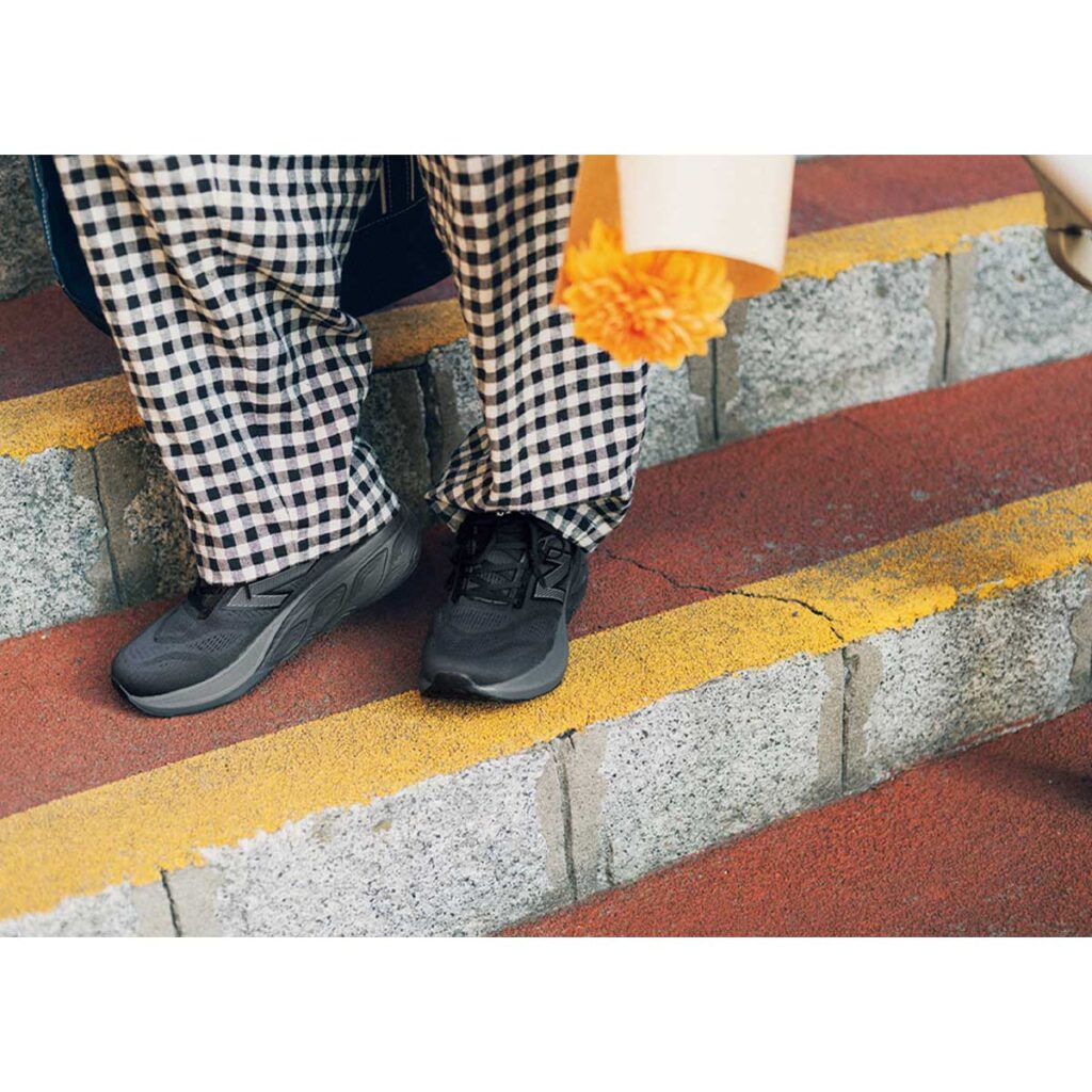 黒のランニングシューズ