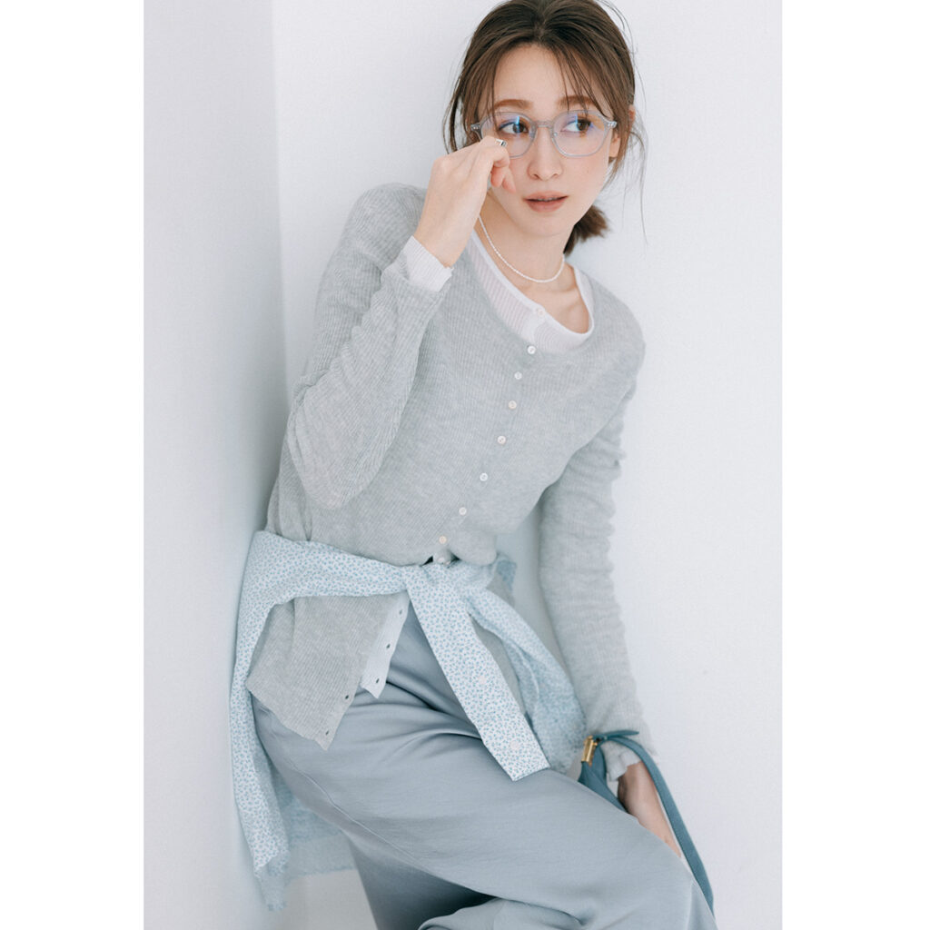 白＆グレーのシアートップスレイヤード