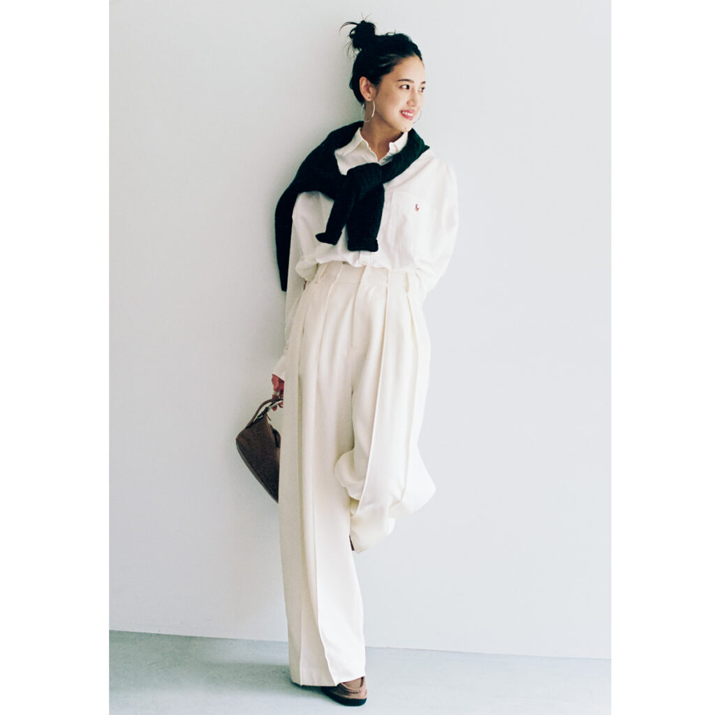 ラルフの白シャツと白パンツのオールホワイトコーデ