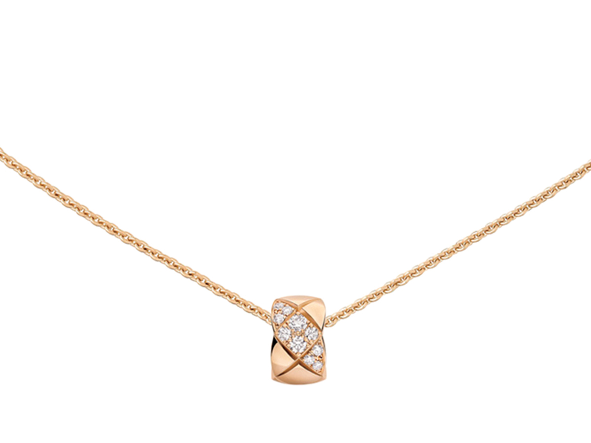 ベージュゴールドにダイヤが入ったココクラッシュのネックレス