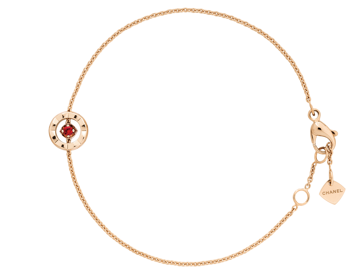 ベージュゴールドにルビーが入ったココクラッシュのブレスレット