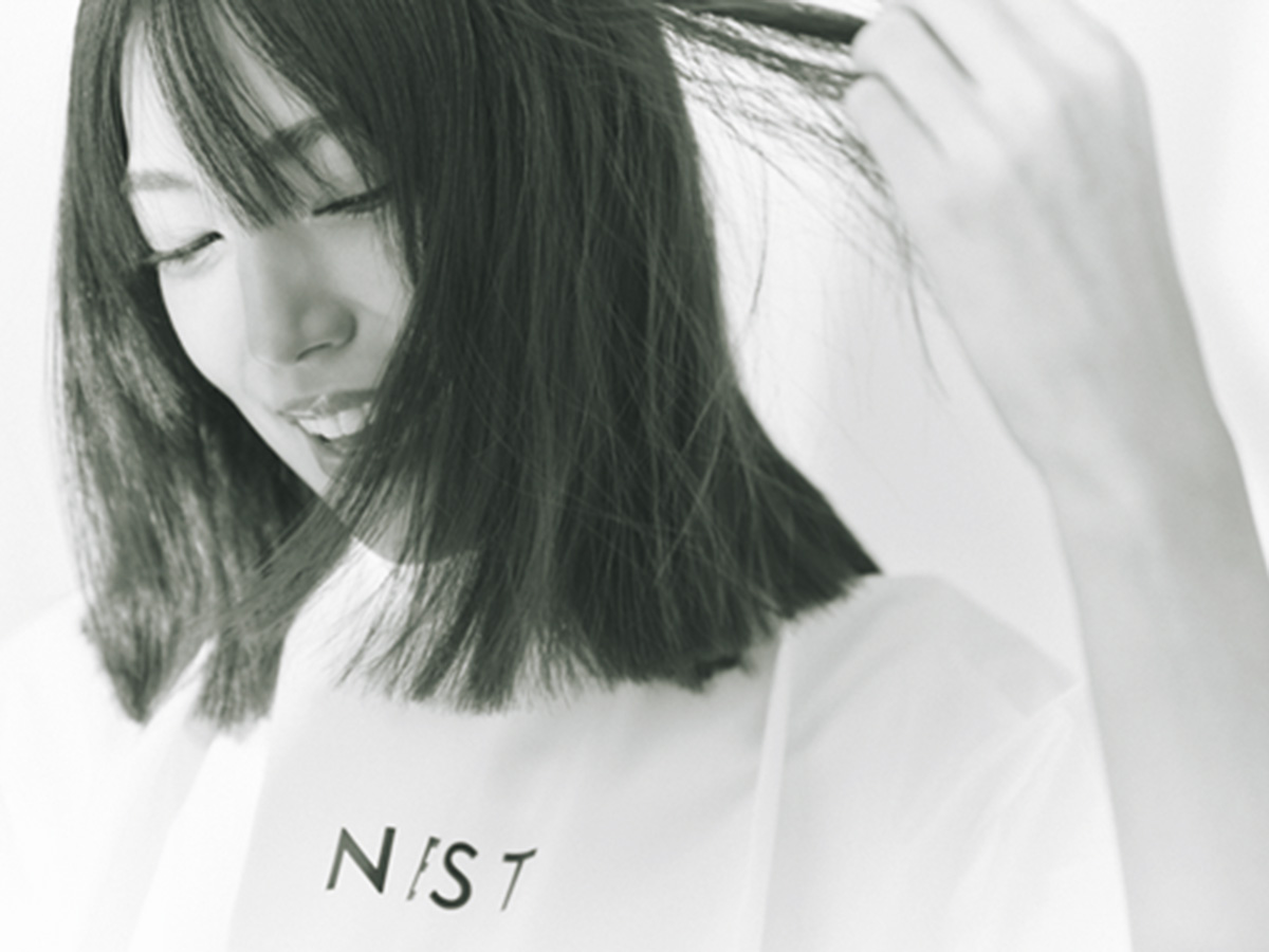 ヘアカット中の芹名さん