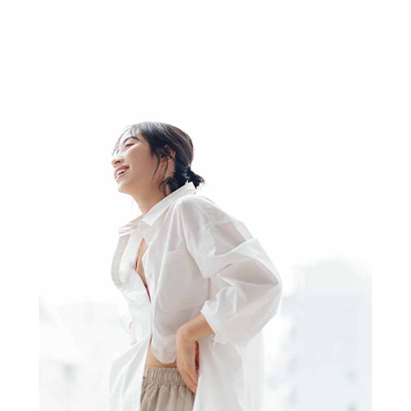 清涼感ある女性のイメージカット
