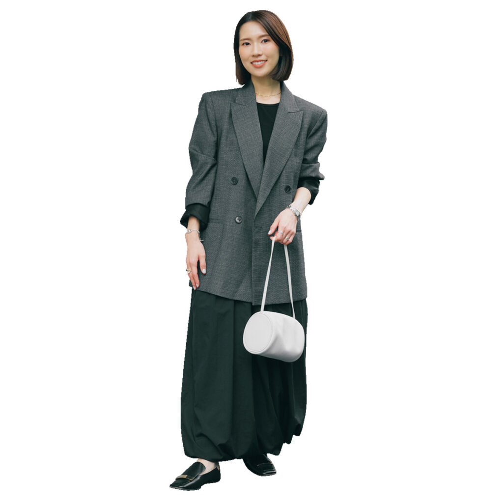 バルーンスカートとジャケットのコーデ