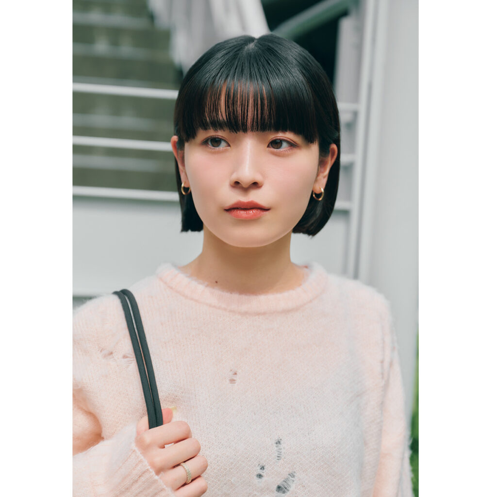 暗めカラーのミニボブ