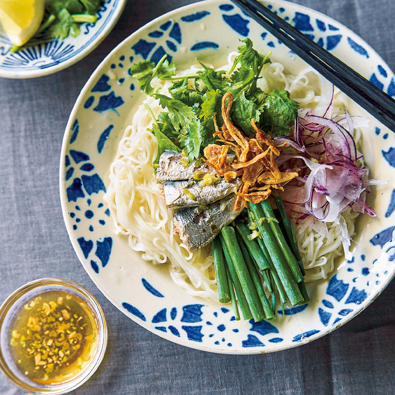 オイルサーディンで作るベトナム風ぶっかけ麺