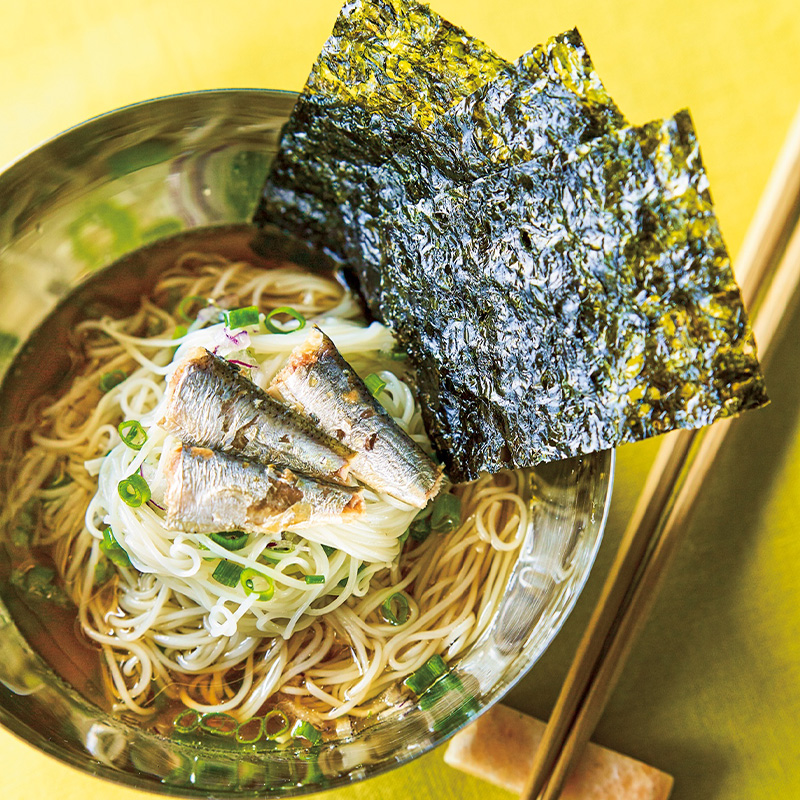 オイルサーディンと韓国のりでアレンジした素麺