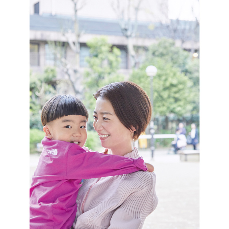 美馬アンナさんと息子のRITAくん