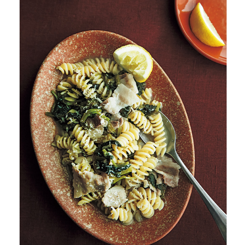 ほうれん草と豚バラ肉のショートパスタ