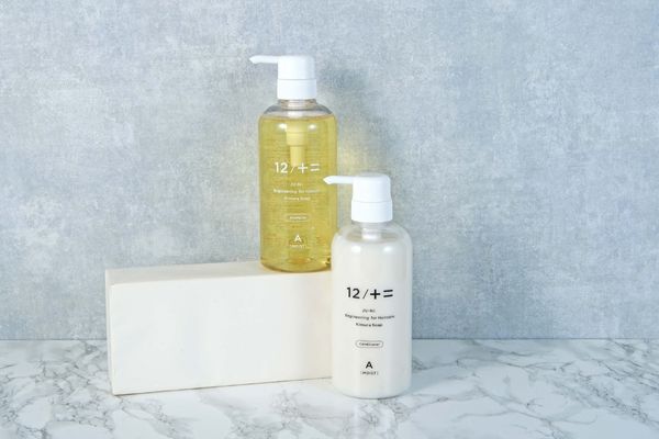 12/JU-NI ヘアシャンプーボトル 500ml　¥3,000　※コンディショナー500mlとのセット価格は¥5,500（すべて税込）