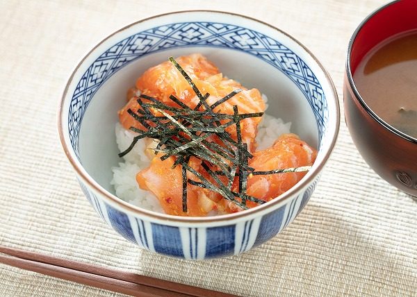 コストコ　ハワイアンサーモンポキでつくった丼