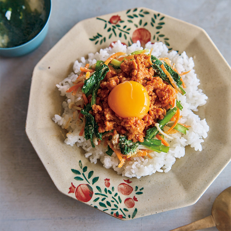 楽彩の4種野菜のビビンバ& わかめと卵白のふわとろスープ