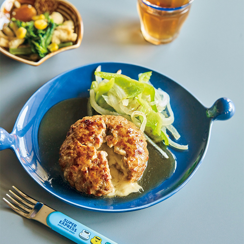 PAKU MOGUの照り焼きチーズハンバーグと小松菜と揚げの煮びたし