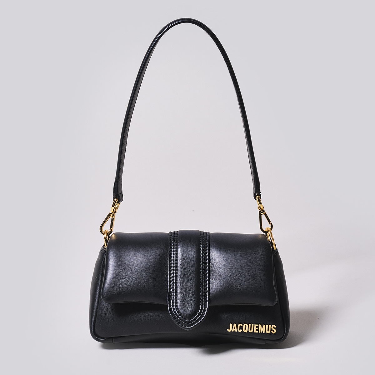 JACQUEMUSのバッグ