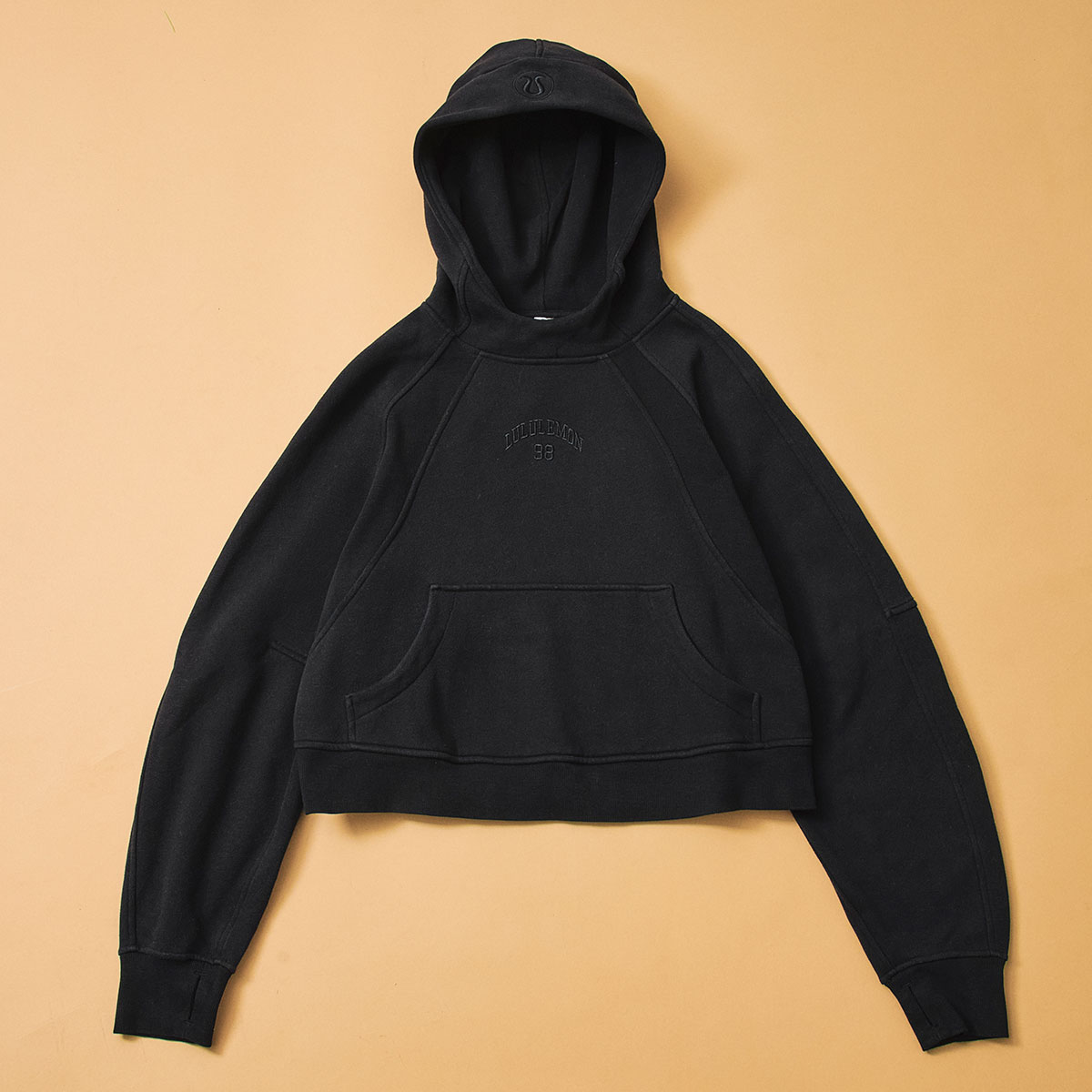 Lululemonのフーディ