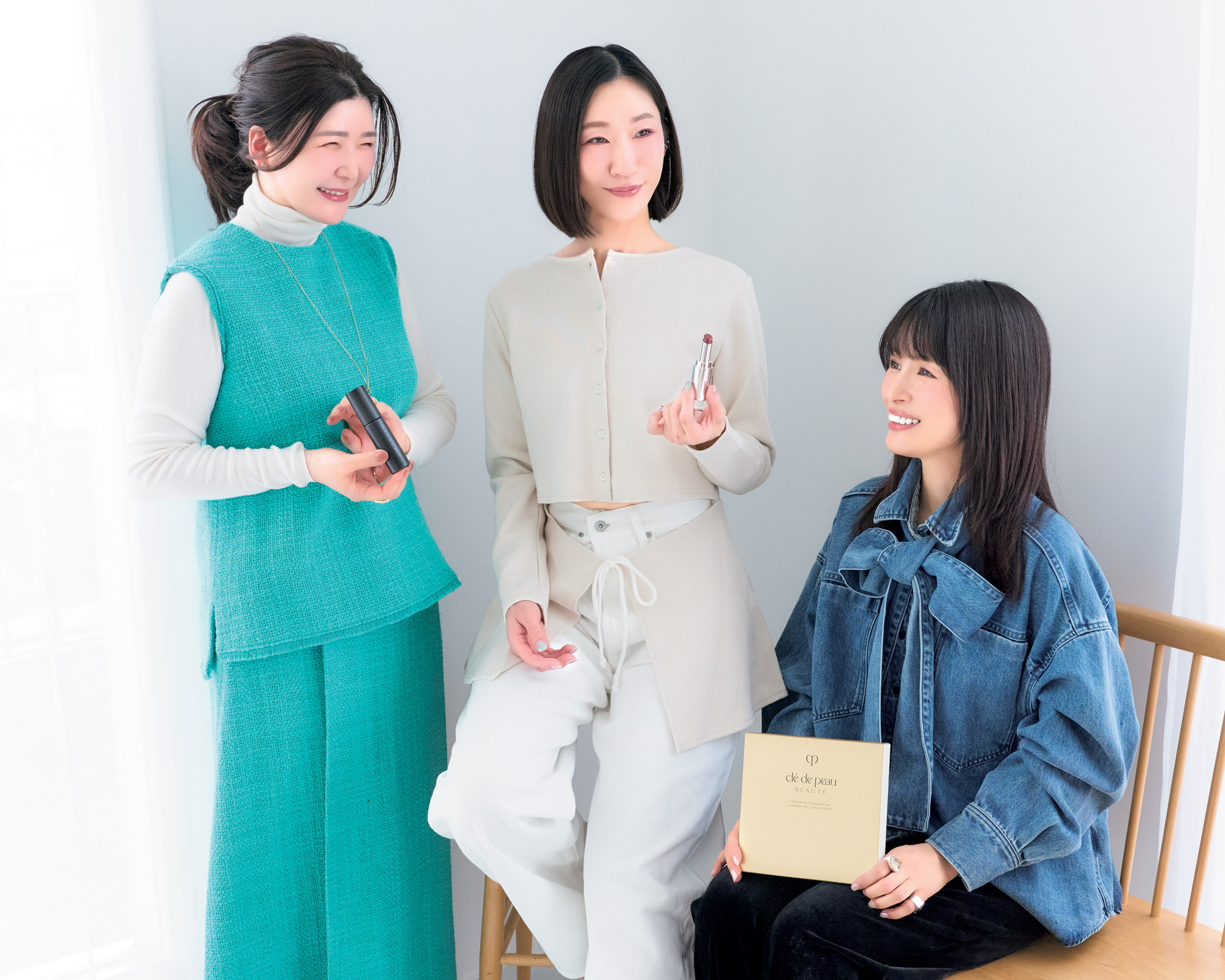 左から 川上桃子,natu,Romi