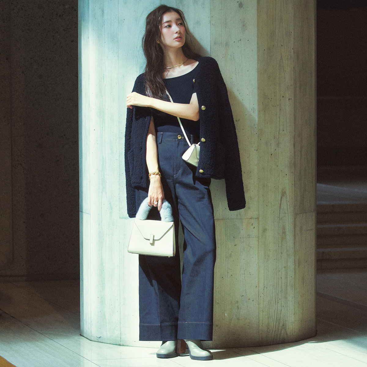 ネイビーのワントーンコーデ