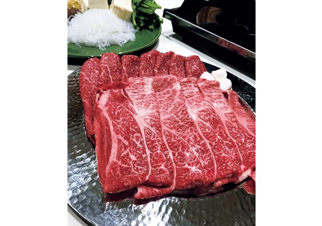 佐賀県伊万里市のふるさと納税返礼品 伊万里牛モモスライス（すき焼き、焼き肉用）