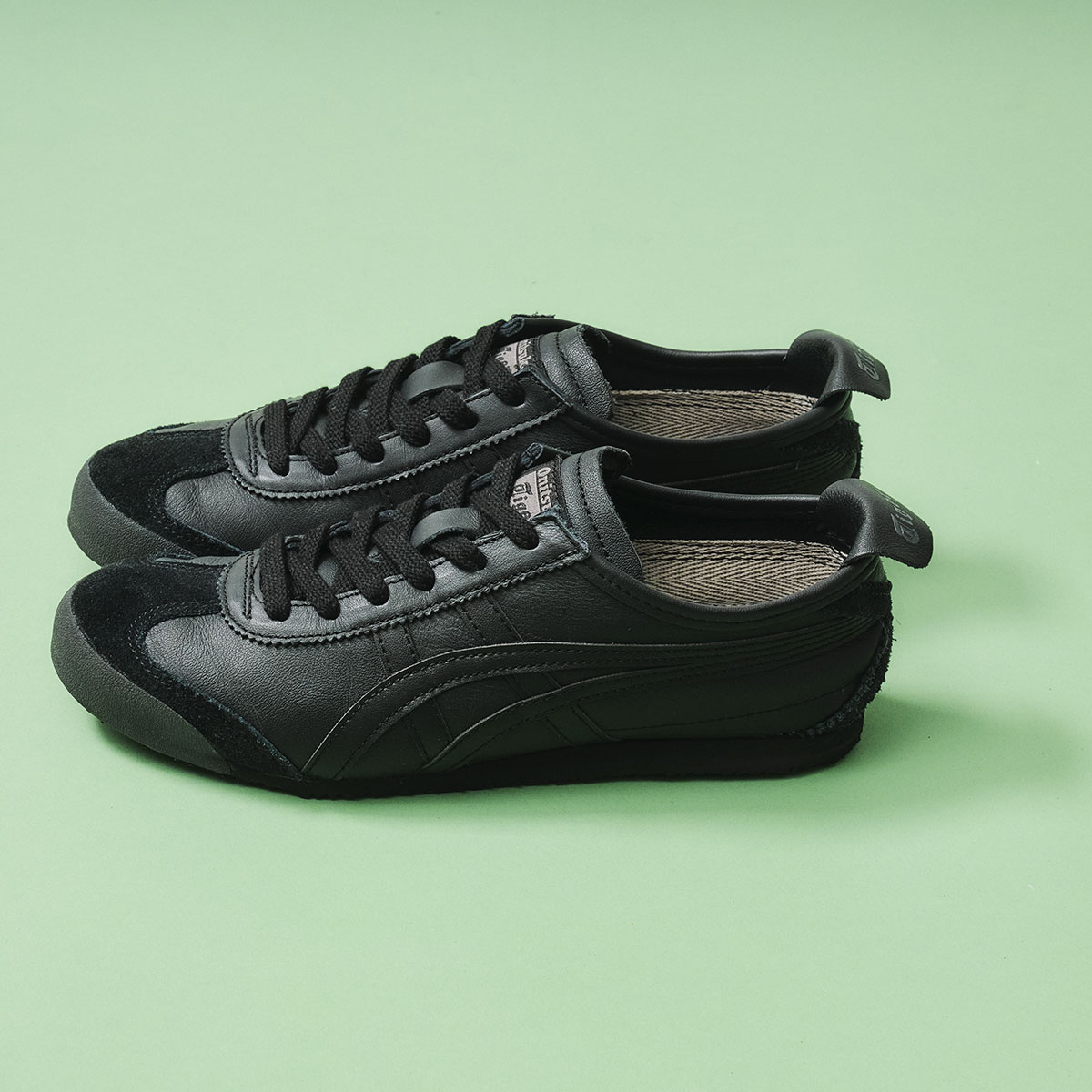 Onitsuka Tigerのスニーカー