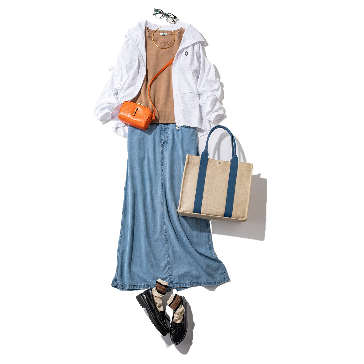 ニットとデニムスカートにゴルフブルゾンのコーデ