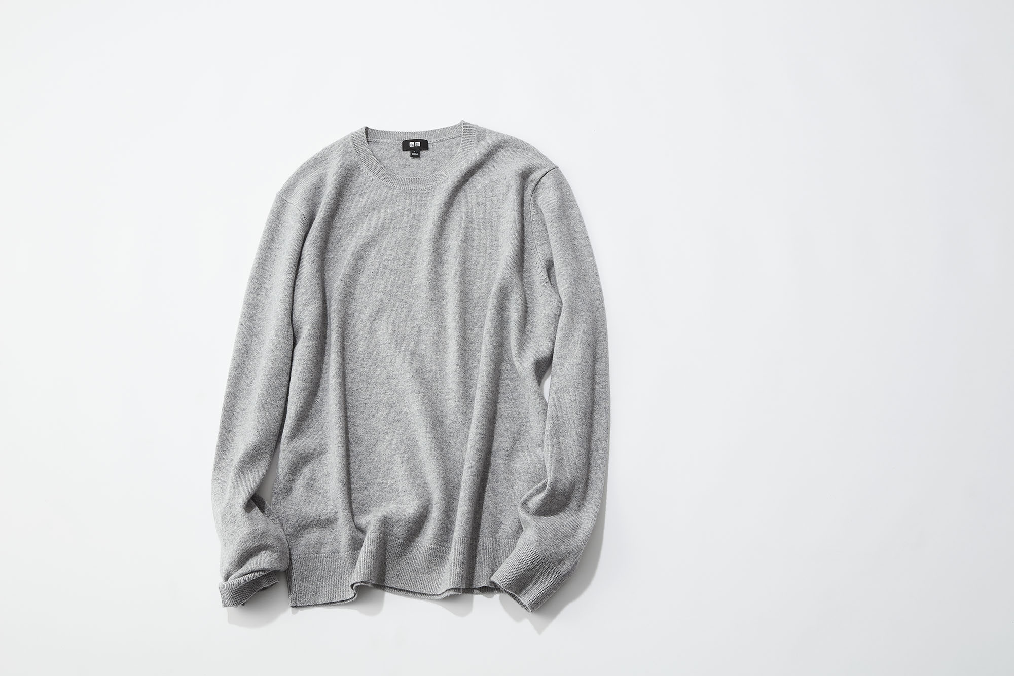 カシミヤクルーネックセーター（長袖）¥9,990　GRAY　