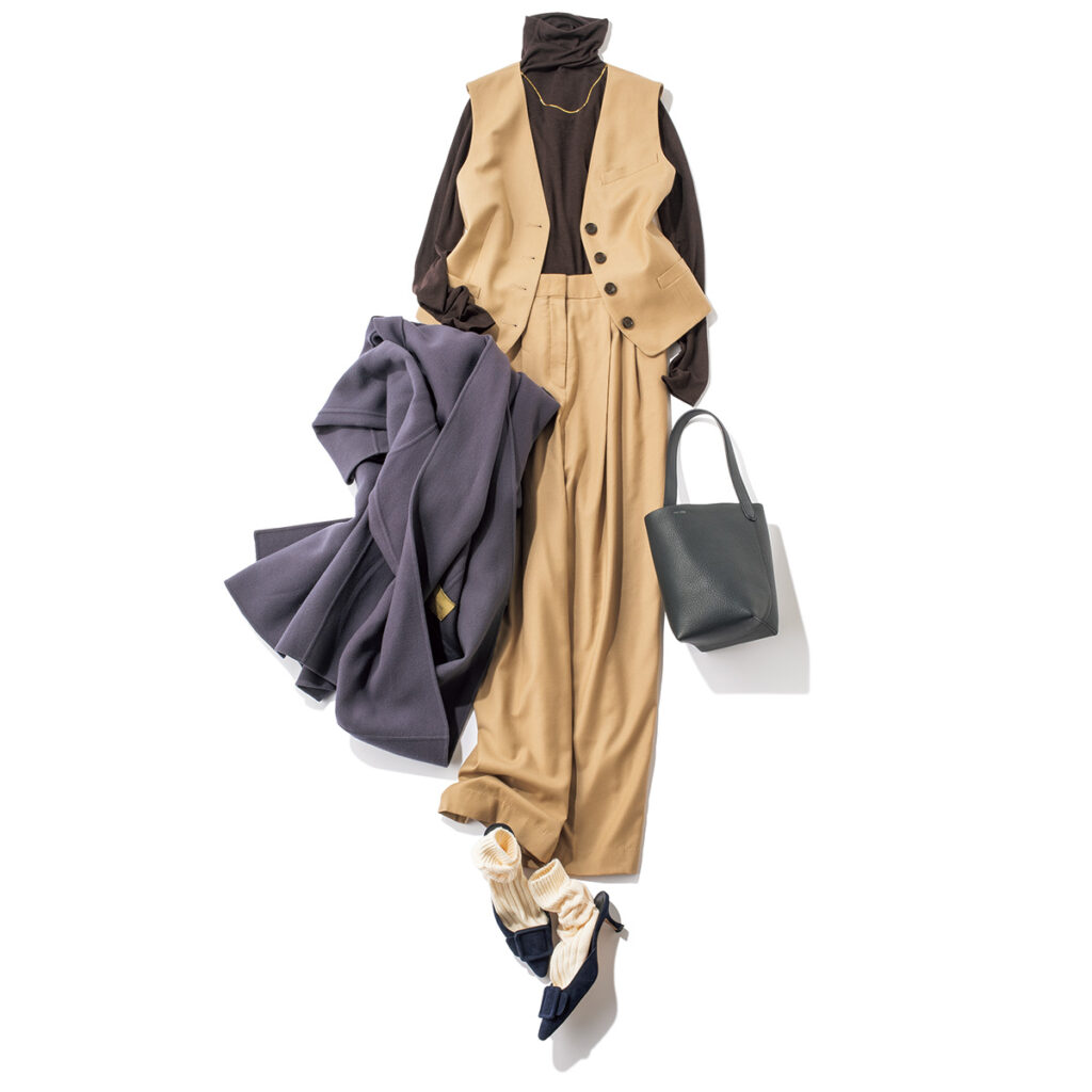 ブラウンのハイネックニットにキャメルのジレとパンツのセットアップコーデ