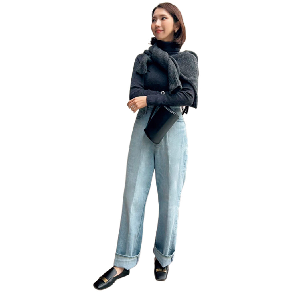 ニットとデニムのシンプルコーデ