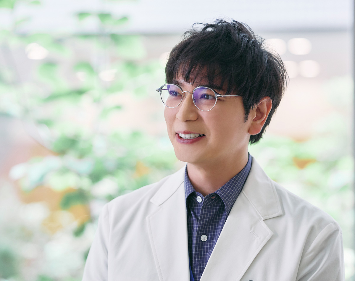 TBS系日曜劇場 ドラマ『19番目のカルテ』主人公・徳重を演じる松本潤さん