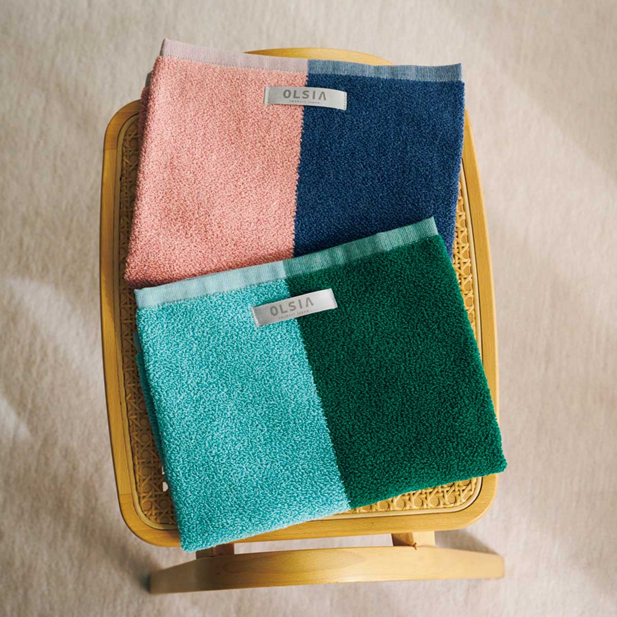 OLSIAのフェイスタオル