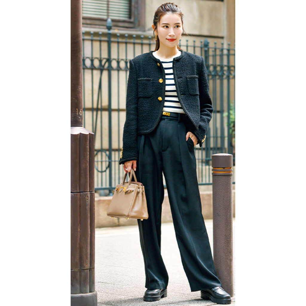 ボーダートップスとショート丈ツイードジャケットのコーデ