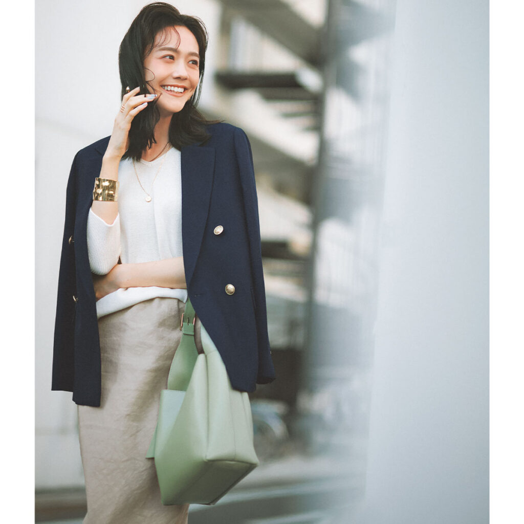 紺ブレのお仕事コーデ