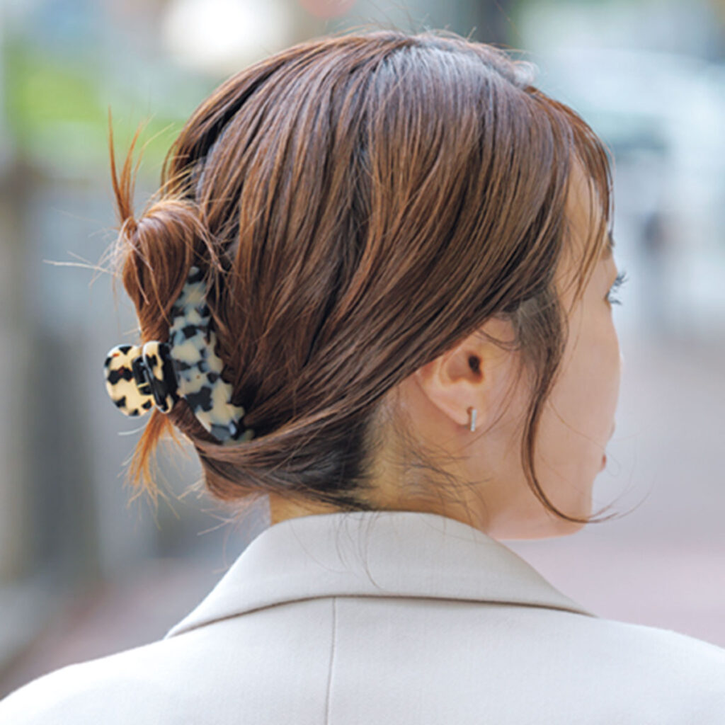 ヘアクリップのまとめ髪ヘア