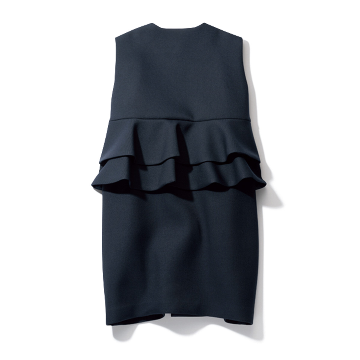 ソーノのバックフリルがついたロング丈ジレ